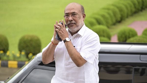 కాంగ్రెస్‌తో కుమ్మక్కయ్యారు.. సొంత పార్టీ నేతలపై మాజీ సీఎం బిగ్ బాంబ్!