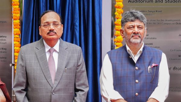 పిరికివాళ్లు, సున్నిత మనస్కులకు న్యాయవాద వృత్తి ఏ మాత్రం తగినది కాాదు..: సీజేఐ సూర్యకాంత్