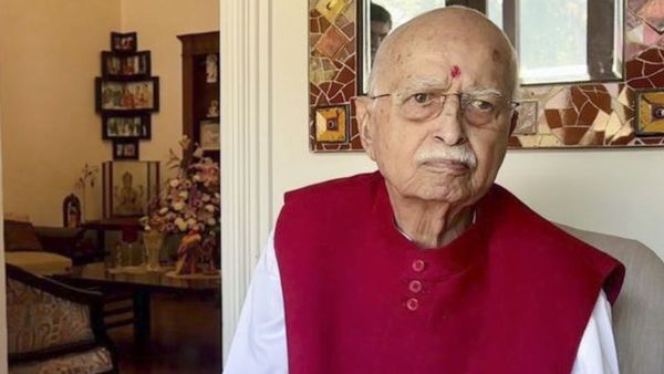 ఎల్‌కే అద్వానీకి తీవ్ర అస్వస్థత... అపోలో ఆసుపత్రికి తరలింపు