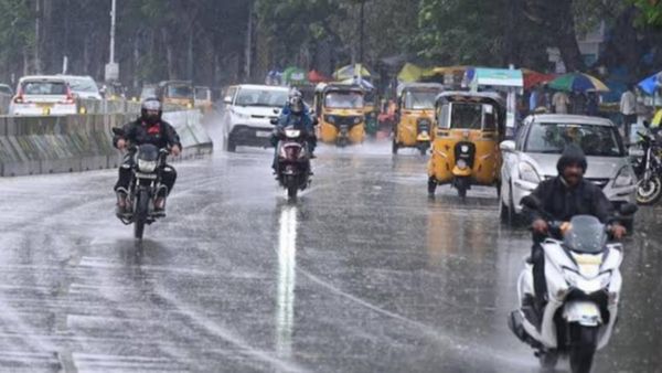 బంగాళాఖాతంలో ఉపరితల ద్రోణి: ఏపీలో ఈ జిల్లాల్లో వర్షాలు