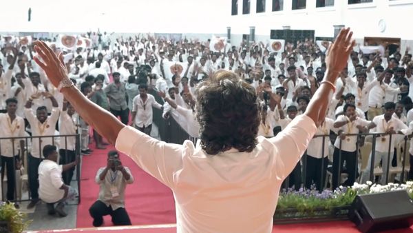 విజయ్, ధనుష్ బాటలో మరో స్టార్? తమిళనాట కొత్త పొలిటికల్ ట్విస్ట్!