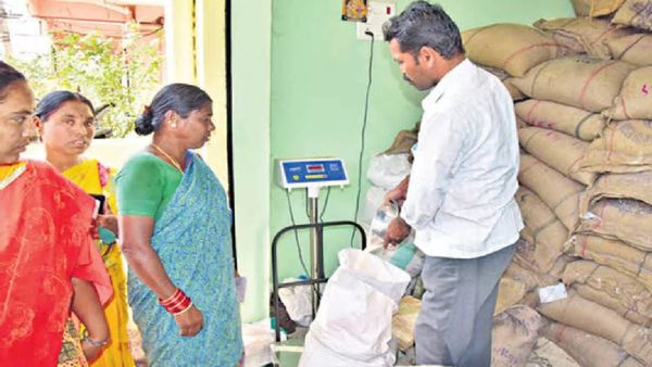 సంక్రాంతి నుంచి రేషన్ లబ్దిదారులకు మరో తీపికబురు సిద్ధం చేస్తున్న తెలంగాణా ప్రభుత్వం