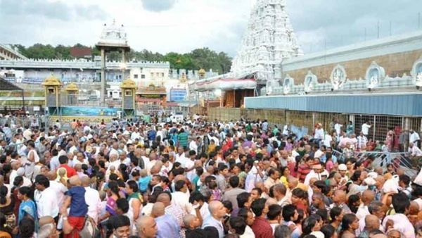 తిరుమల శ్రీవారి దర్శనానికి వెళ్లే భక్తులకు బిగ్ అలర్ట్, అనూహ్య రద్దీ వేళ..!!