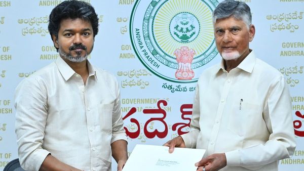 చెన్నైని ఆదుకోరూ..! చంద్రబాబును కోరిన విజయ్..! తొలి భేటీలోనే హామీ..!