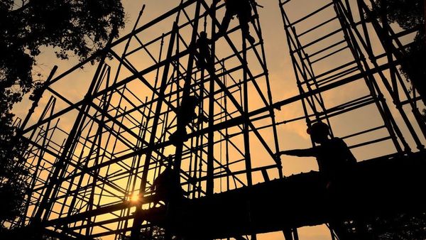 మోదీ ఆర్థిక స్వావలంబన కల నెరవేరుతుందా?