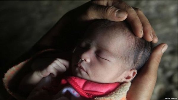 కరోనావైరస్: తల్లుల నుంచి అప్పుడే పుట్టిన పిల్లలకు కోవిడ్-19 సోకే అవకాశం తక్కువే