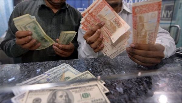 పాకిస్థాన్‌ ప్రభుత్వం కరెన్సీ నోట్లను గుట్టలు గుట్టలుగా ఎందుకు ముద్రిస్తోంది?