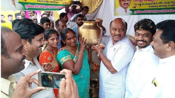 విశాఖపట్నం ‘నాన్‌లోకల్ లీడర్ల’ అడ్డాగా ఎలా మారింది? 30 ఏళ్లుగా వారి హవా కొనసాగుతుండటానికి కారణాలేంటి?