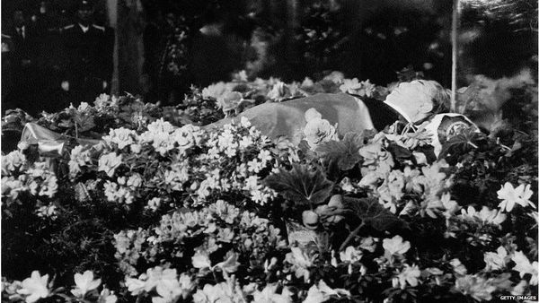 కిమ్‌ జోంగ్‌ ఉన్‌: తాత కిమ్‌ ఇల్‌-సంగ్‌ నుంచి నియంతృత్వాన్ని వారసత్వంగా పొందిన ఉత్తర కొరియా అధినేత