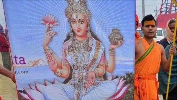 యశ్వంత్‌ మనోహర్‌: సరస్వతి దేవి చిత్రం వేదికపై ఉందని అవార్డు తిరస్కరించిన కవి