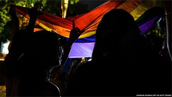 ‘నేను లెస్బియన్‌ని అని చెబుతున్నా బలవంతంగా అబ్బాయితో పెళ్లి చేసేశారు’