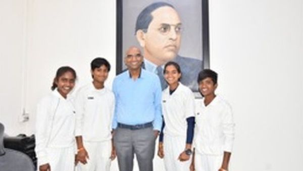 ‘స్వేరోస్’ ప్రవీణ్ కుమార్: హిందూ దేవుళ్లను పూజించను అంటూ చేసిన ప్రతిజ్ఙ ఎందుకు వివాదాస్పదమైంది