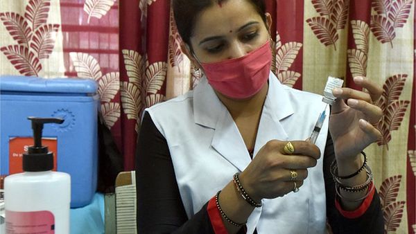 సన్నీ లియోని: అందరూ కరోనా వ్యాక్సీన్ తీసుకోండి - ప్రెస్ రివ్యూ