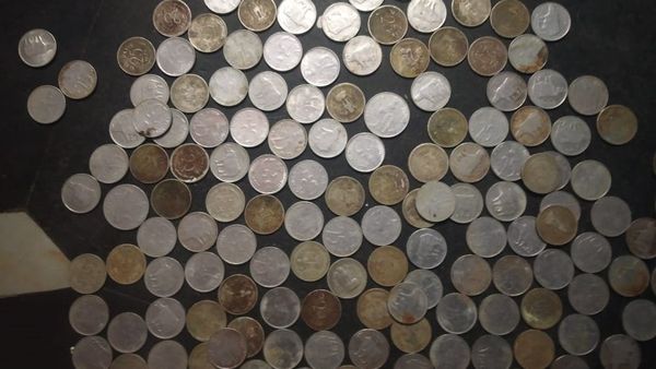 ఓల్డ్ కాయిన్స్: ‘పాత రూపాయి కాయిన్‌కు రూ. 25 లక్షలు.. 5, 10 రూపాయల నాణేలు ఉన్నా మీరు లక్షాధికారే’ – ఇందులో నిజమెంత?