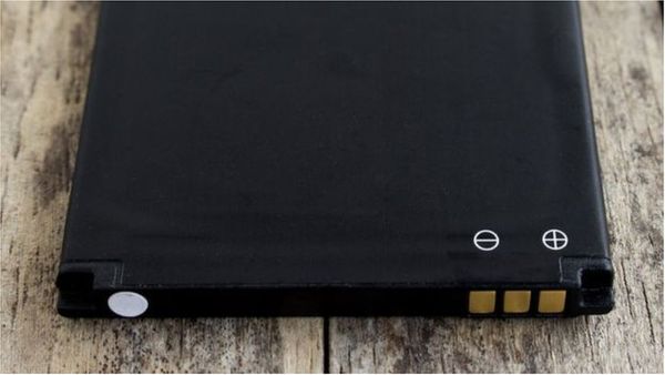 సెల్‌ఫోన్లు ఎందుకు పేలుతున్నాయి? ప్రమాదాన్ని ముందే గుర్తించవచ్చా?