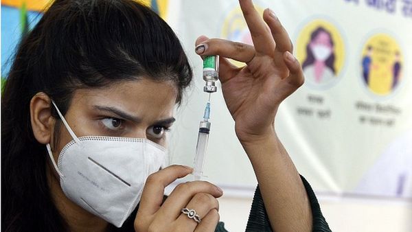 ‘బాహుబలి కలెక్షన్లలో పెద్ద మొత్తం డిస్ట్రిబ్యూటర్లకు చేరలేదు, తొలివారంలో థియేటర్లు ఖాళీగా ఉన్నాయని చూపించారు..’ - ప్రెస్‌రివ్యూ