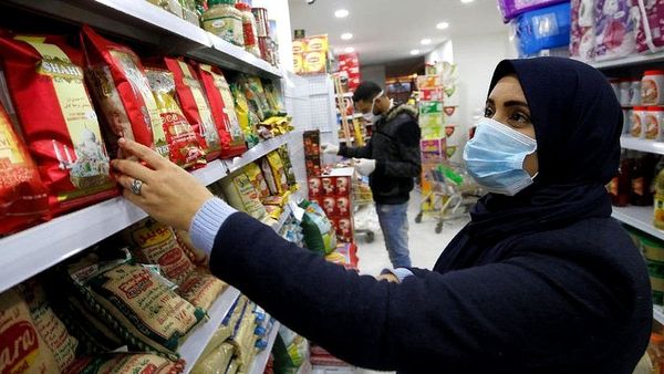 పాకిస్తాన్‌లో పెరుగుతున్న ధరలు... 'తక్కువ తినమని' ప్రజలకు మంత్రి సలహా