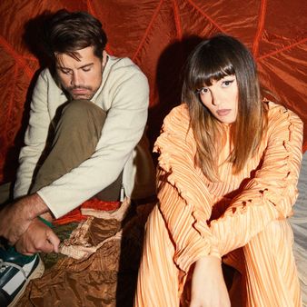 'హనీమూన్‌ సమయంలో మేం మంటల్లో తగలబడుతున్న ఇంట్లో, బొద్దింకల మధ్య గడిపాం