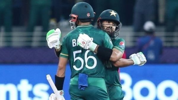 టీ20 వరల్డ్ కప్ AUSvsNZ Final: ట్రోఫీకి ఎడమ వైపు ఉన్న కెప్టెనే విజేత అవుతాడా... సోషల్ మీడియాలో అభిమానులు ఏమంటున్నారు?