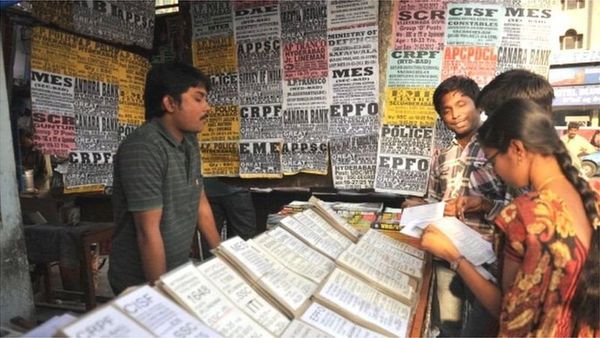 తుపాకులను పప్పుబెల్లాల్లా పంచుకున్నారు - ప్రెస్ రివ్యూ