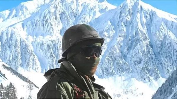 సరిహద్దుల్లో ఉద్రిక్తతలున్నా 100 బిలియన్ డాలర్లు దాటిన భారత్, చైనా వాణిజ్యం