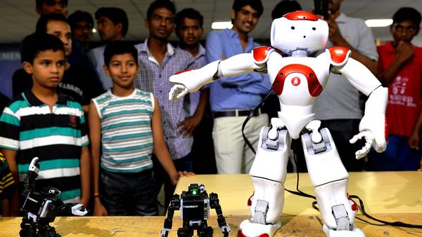 జనవరి 1 నుంచి ఏమేం మారతాయి... మీరేం చేయగలరు, ఏం చేయలేరు?