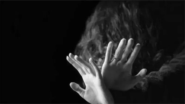 హైమెనోప్లాస్టీ: కన్వత్వ శస్త్రచికిల్సపై బ్రిటన్‌లో ఎందుకు నిషేధం విధించాలని చూస్తున్నారు?