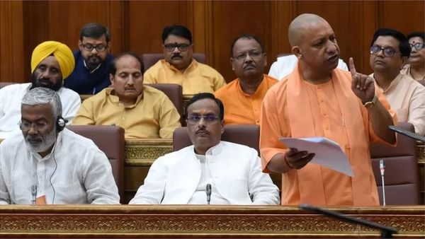 యోగి ఆదిత్యనాథ్: విద్యార్థి నాయకుడి నుంచి 'ముఖ్యమంత్రీ మహారాజ్' వరకు సాగిన ప్రయాణం