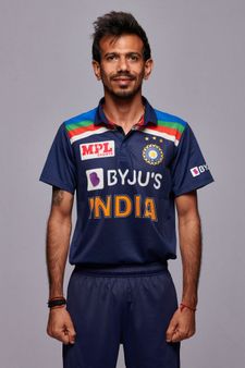 యుజ్వేంద్ర చాహల్‌ను 15వ అంతస్తు నుంచి వేలాడదీసిన ఆ క్రికెటర్ ఎవరు