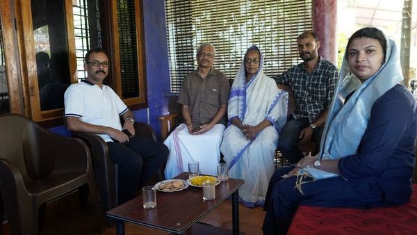 ముస్లిం మహిళ నటించకూడదని స్టేజి మీద ఉండగానే షూట్ చేశారు, అయినా ఆ నటి ఏమాత్రం బెదరలేదు