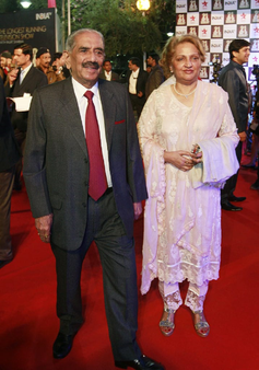 ఆర్‌కే ధవన్: ఇందిరాగాంధీకి 21 ఏళ్ల పాటు నీడలా నడిచిన కింగ్‌మేకర్ కాంగ్రెస్ పార్టీలో అనాథగా మిగిలిపోయారెందుకు