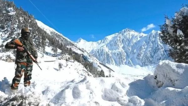 భారత్-చైనా: సరిహద్దు ఉద్రిక్తతలున్నా వాణిజ్యం రికార్డు స్థాయిలో పెరుగుతోంది... ఇది భారత్‌కు మంచిది కాదా?