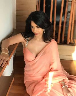 మల్లిక శెరావత్: ‘అలాంటి హీరోలతో రాజీపడకపోవడం వల్ల చాలా అవకాశాలు పోగొట్టుకున్నా’