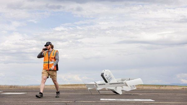 అమెజాన్: రోబోలు విస్తరించాయి.. కానీ ‘మనుషులు ఇంకా అవసరమే’
