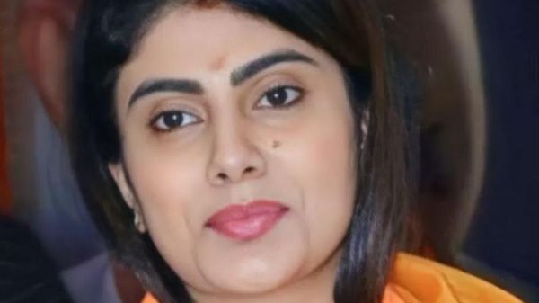 రవీంద్ర జడేజా: ‘జాతీయ ప్లేయర్ ఒక పార్టీ తరఫున ప్రచారం చేయొచ్చా?’