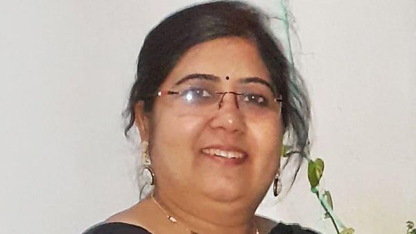 భారత ఆర్థికవ్యవస్థ: ‘‘జీతాలు పెరగలేదు.. అద్దెలు, ధరలు, చార్జీలు అన్నీ పెరిగిపోయాయి.. రెండు ఉద్యోగాలు చేసినా పూట గడవటం కష్టమవుతోంది’’