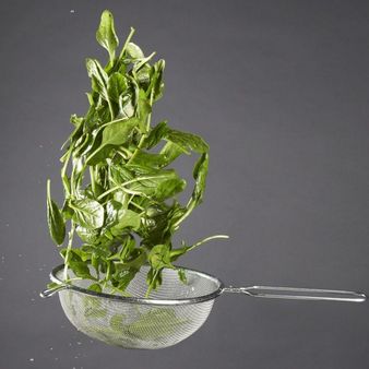 శరీరంలో ఐరన్ తగ్గుతోందని ఎలా గుర్తు పట్టాలి, పెరగడానికి ఏం తినాలి?