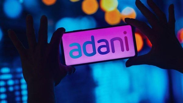 అదానీ గ్రూప్: ఆ నివేదిక అంతా అబద్ధం; 'అయితే, కోర్టులో తేల్చుకుందాం' అని సవాలు విసిరిన హిండెన్‌బర్గ్