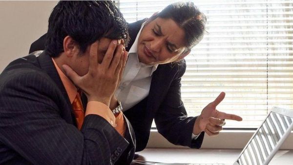 సోషల్ మీడియా ఇన్‌ఫ్లుయన్సర్లూ... జర భద్రం