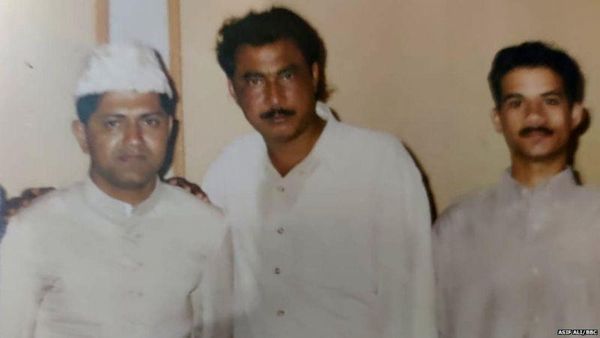 దర్గా ముందు తిండి కోసం ఎదురు చూసే ఈ చిన్నారి మిలియనీర్ ఎలా అయ్యాడు?