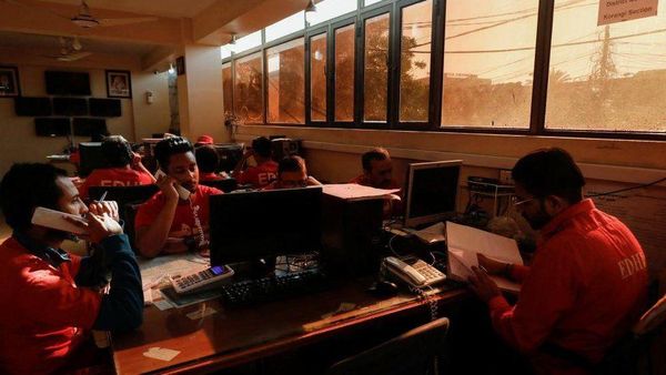 పాకిస్తాన్‌లో పోయిన కరెంటు... ఆర్థికసంక్షోభమే కారణమా