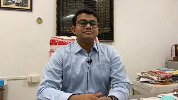 గువాహటి: రైల్వే స్టేషన్‌లో తొలిసారిగా ట్రాన్స్‌జెండర్ టీ స్టాల్.. ‘‘గౌరవంగా బతకడం కోసమే ఈ పోరాటం’’ అంటున్న ట్రాన్స్‌జెండర్లు