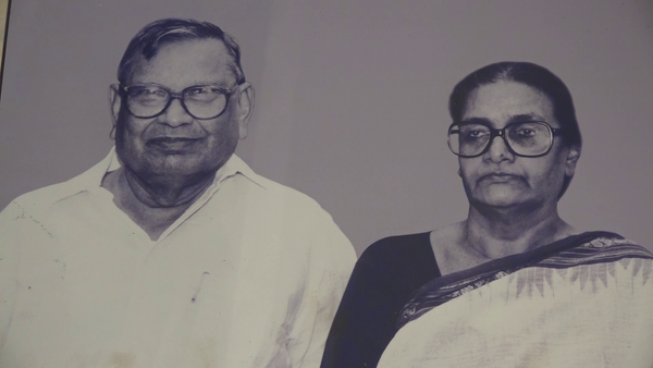 టైగర్ నాగేశ్వర రావు రియల్ స్టోరీ ఏమిటి? ఉన్నోళ్లను దోచుకుని, లేనోళ్లకు పంచేవాడా? ఆయన కథతో రవితేజ సినిమా మీద స్టువర్టుపురం ప్రజలకు ఆందోళన ఎందుకు?