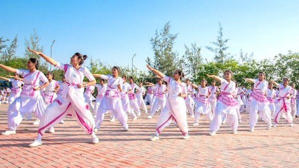 గర్భ్ సంస్కార్: కడుపులోని బిడ్డ రామాయణ, మహాభారతాలను అర్థం చేసుకోగలదా...