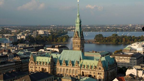 జర్మనీ: జెహోవా విట్‌నెస్ హాల్‌లో కాల్పులు... సుమారు ఆరుగురు మృతి