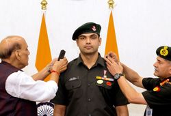 Neeraj Chopra: નીરજ ચોપરા બન્યા ભારતીય સેનામાં લેફ્ટનન્ટ કર્નલ, જાણો કેટલો હશે પગાર?