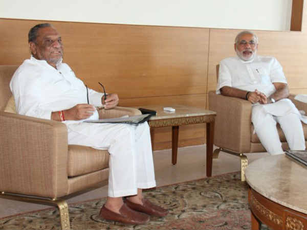 dinsha-patel-narendra-modi dinsha-patel-narendra-modi