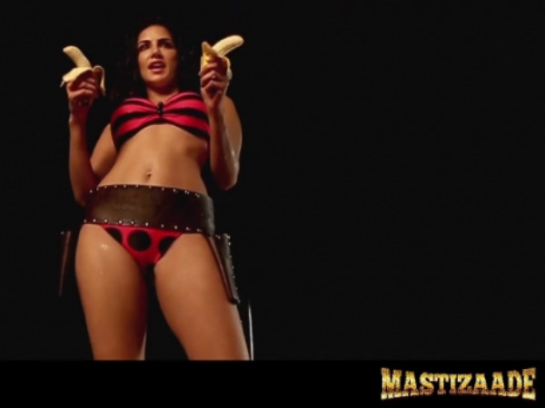 sunny-mastizaade-6