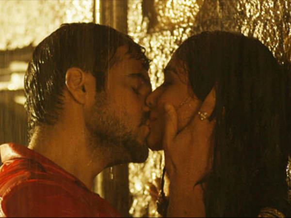 top-10-kissing-scene-emraan-raja-natwarlal-10-1 top-10-kissing-scene-emraan-raja-natwarlal-10-1