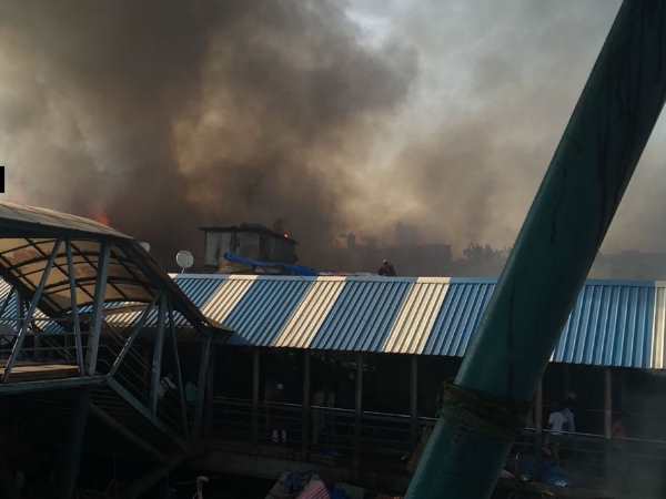 mumbai bandra fire